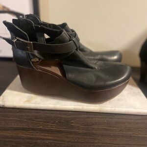 Yellowbox Balera wedge, size 8.5